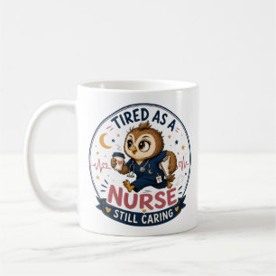 Taza De Café Ilustración de dibujos animados de búho enfermera