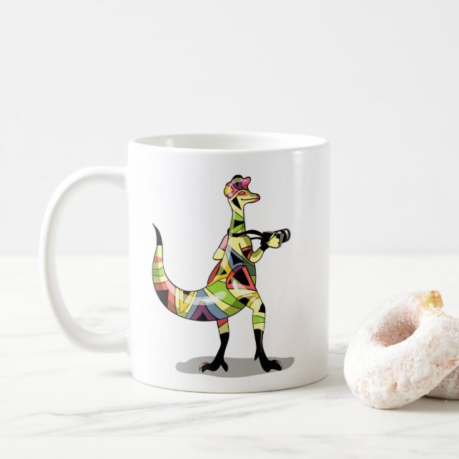 Taza De Café Ilustracion De Un Fotógrafo Iguanodon. (Con donut)