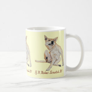 Taza De Café imagen divertida de un perro picante raspando con