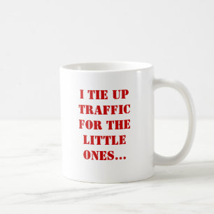 Taza De Café Implico el tráfico para el poco unos…