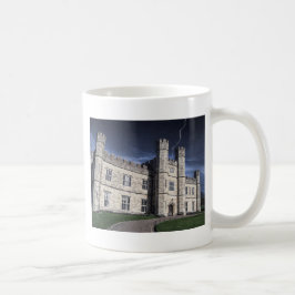 Taza De Café Impulsa el castillo por la noche