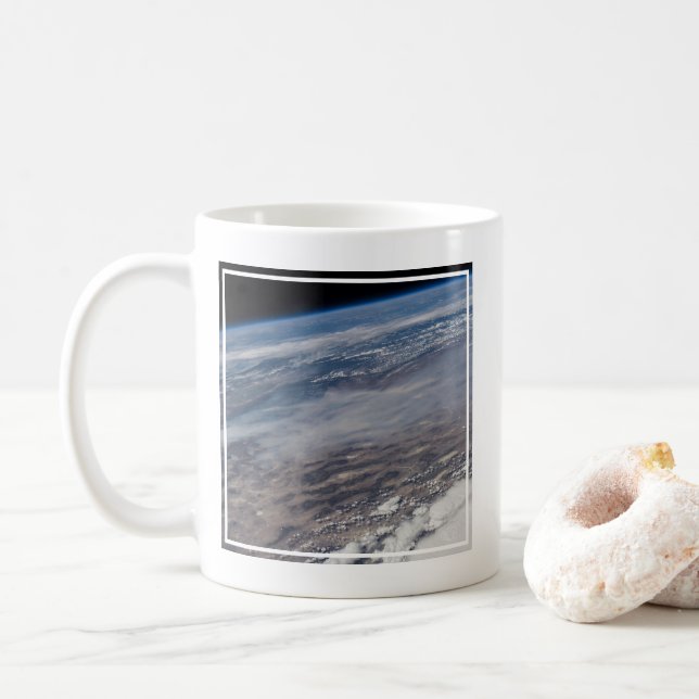 Taza De Café Incendios Alrededor Del Parque Nacional Yosemite. (Con donut)