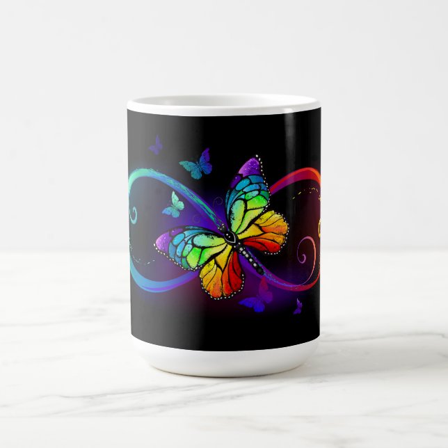 Taza De Café Infinito vibrante con mariposa arco iris sobre neg (Centro)