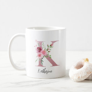 Taza De Café Inicial floral K Rosas sonrojadas Editable Nombre
