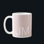 Taza De Café Iniciales monogramadas sobredimensionadas Rubor Pi<br><div class="desc">Mug de monograma audaz y sobredimensionado. Iniciales blancas de tipo moderno resaltadas en un fondo rosa de color rosa. Ideal para guardar lápices y lapiceros o tu bebida favorita. Kimberly Brett.</div>