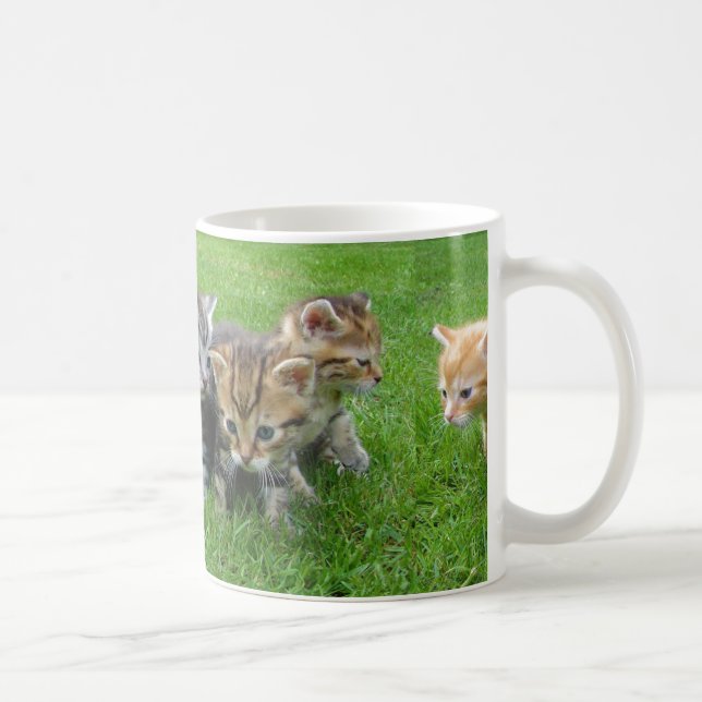 Taza de café inocente linda de los gatitos (Derecha)