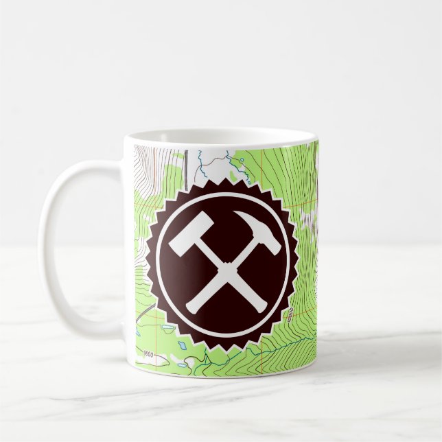 Taza De Café Insígnia de Martillo de Roca con Mapa Topo (Izquierda)
