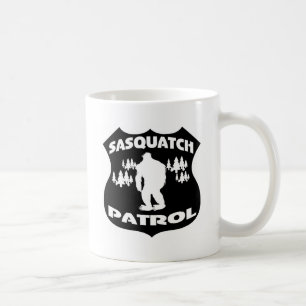 Taza De Café Insignia del bosque de la patrulla de Sasquatch
