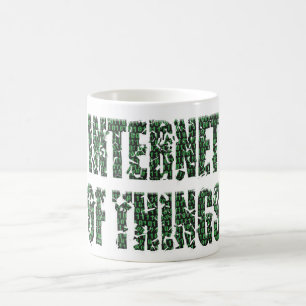 Taza De Café Internet de las cosas con una superposición de cód