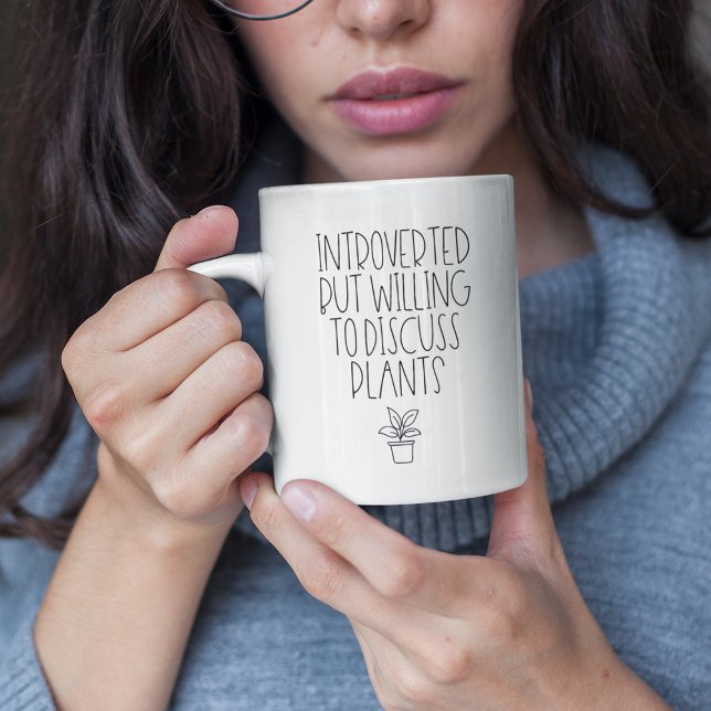 Taza De Café Introvertido pero dispuesto a discutir plantas (Subido por el creador)