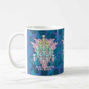 Taza De Café Invasión alienígena de la Tierra de color rosa
