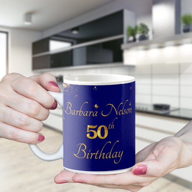 Taza De Café Invitación de cumpleaños número 50 Gold & Navy (Subido por el creador)