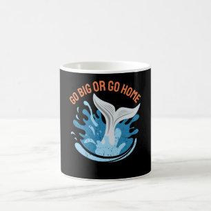 Taza De Café Ir Grande O Ir A Casa Diseño De Nadador