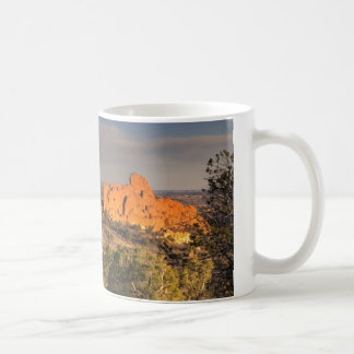 Taza De Café Jardín al atardecer