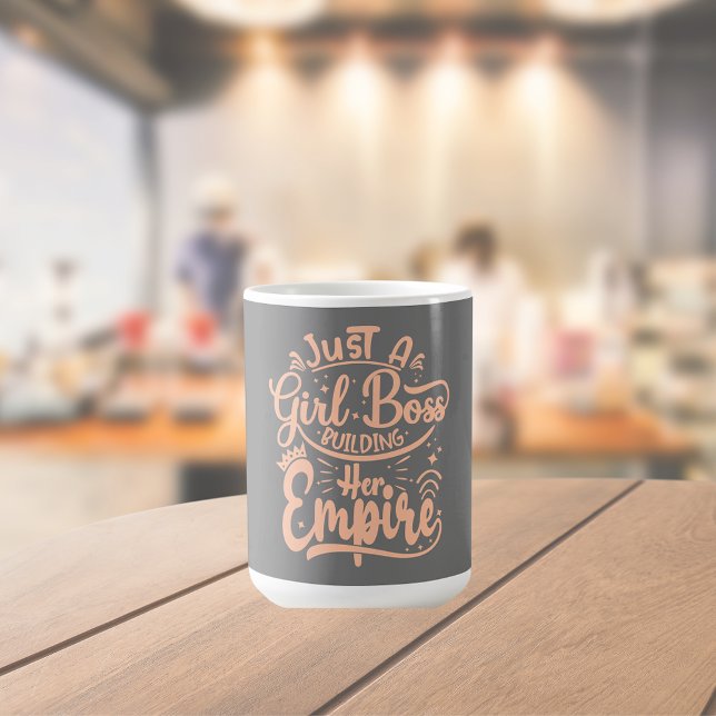 Taza De Café Jefe chica construyendo su arte de palabra imperia (Subido por el creador)