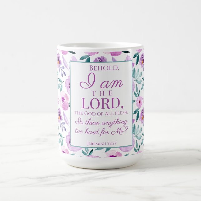 Taza De Café Jeremías 32:27 con fondo de flores moradas (Centro)