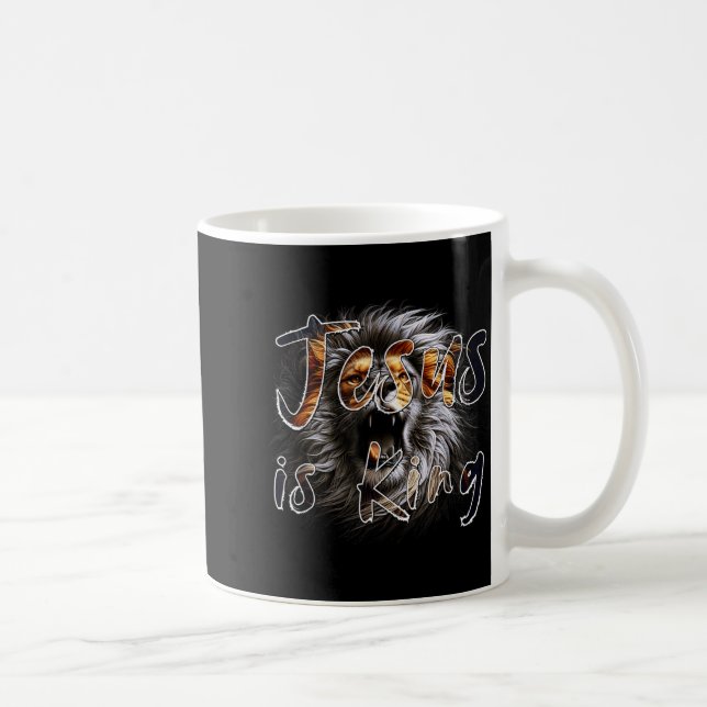 Taza De Café Jesus Is King, The Lion Of Judah Striking Christia (Derecha)