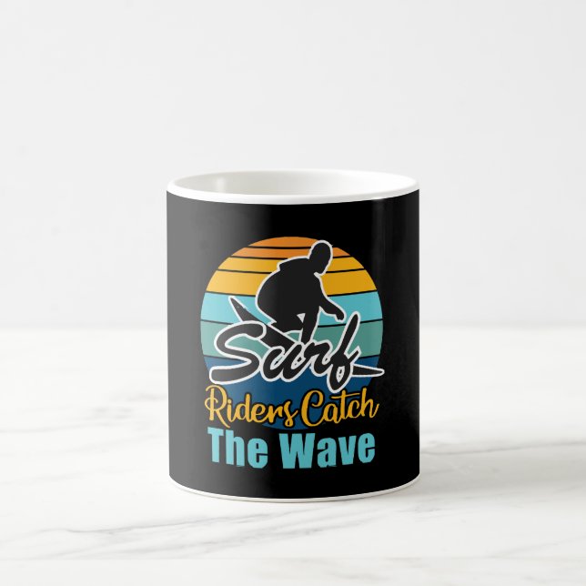 Taza De Café Jinetes de olas atrapan las olas (Centro)