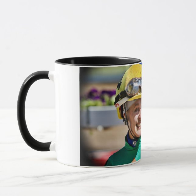 Taza de café Jockey, Jackie Davis (Izquierda)