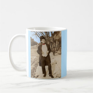 Taza De Café Joven elegante de clase alta en una foto vernácula