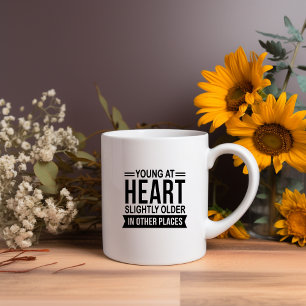 Taza De Café Joven En El Corazón Ligeramente Mayor... Meme Mug