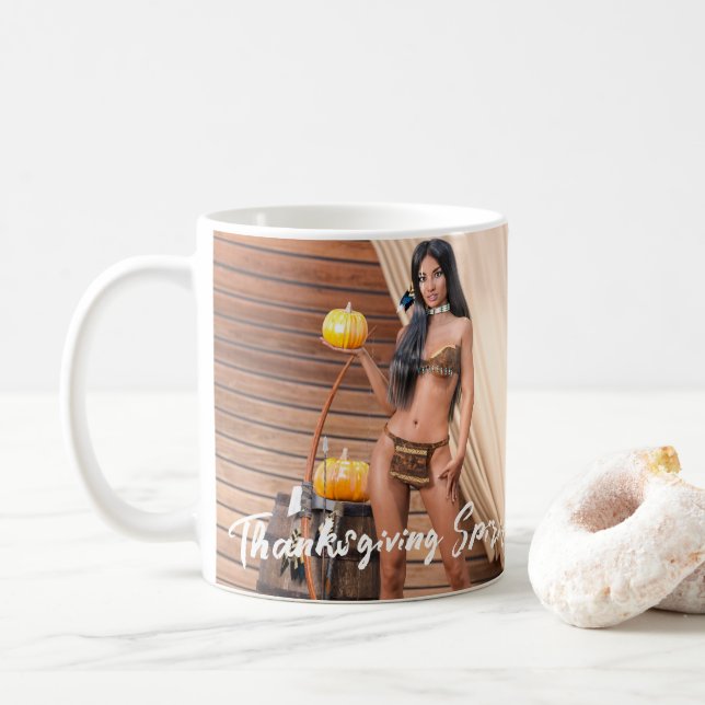 Taza De Café Jóvenes nativos estadounidenses posando en el muro (Con donut)