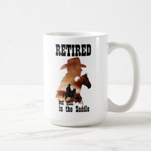 Taza De Café Jubilado todavía en la silla de montar Jubilación 
