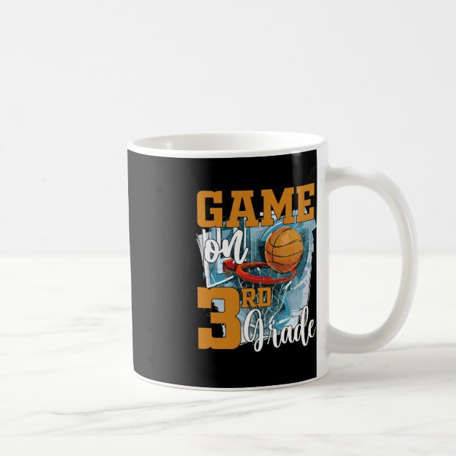 Taza De Café Juego divertido en baloncesto de tercer grado de v (Derecha)