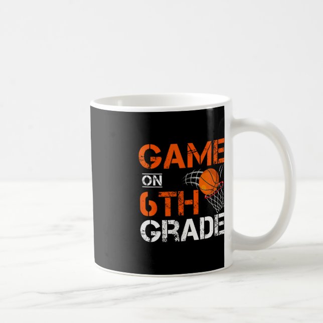 Taza De Café Juegos Divertidos En El Sexto Grado De Baloncesto  (Derecha)
