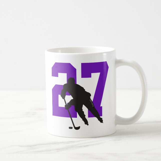 Taza De Café Jugador de hockey personalizado número púrpura (Derecha)