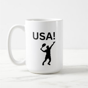Taza De Café jugador de tenis de EE. UU. usando un punto como p