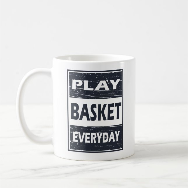 Taza De Café jugar al baloncesto con sus propias motivaciones (Izquierda)