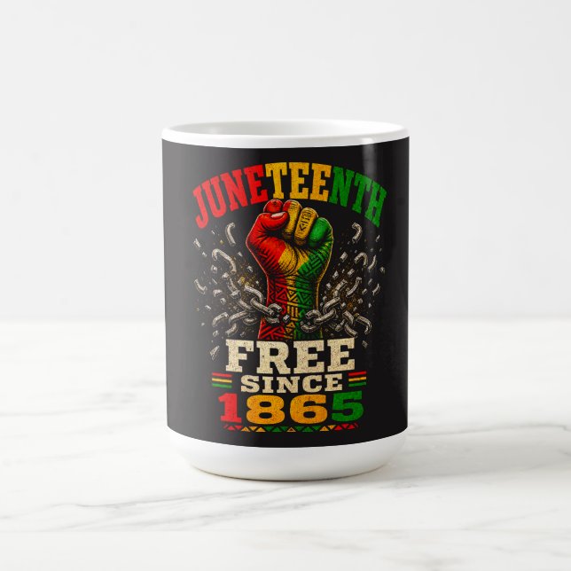 Taza De Café Juneteenth Libre Desde 1865 Puño Alzado (Centro)
