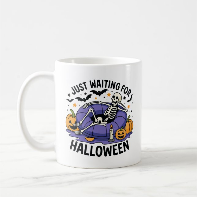 Taza De Café Just Waiting for Halloween – Funny Spooky Season (Izquierda)