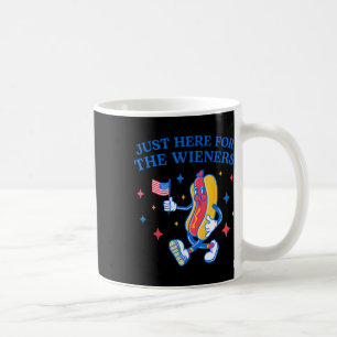 Taza De Café Justo Aquí Para El Wieners 4 De Julio Perro Calien
