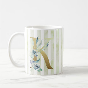 Taza De Café K dorado inicial sobre rayas azules y blancas