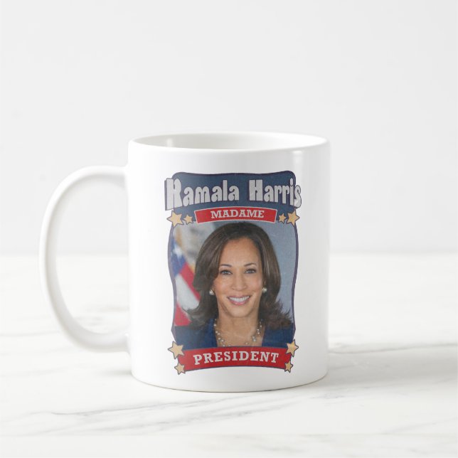 Taza De Café Kamala Harris Madame President Card (Izquierda)