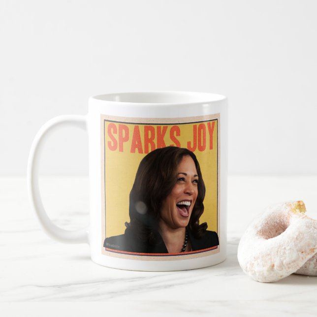 Taza De Café Kamala Harris provoca alegría (Con donut)