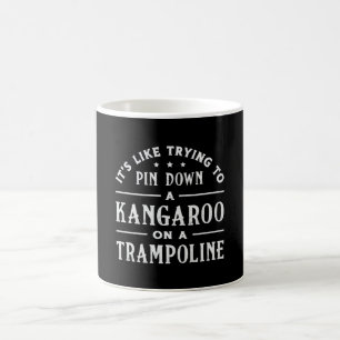 Taza De Café Kangaroo En Un Trampollado De Gimnasta Trampolino
