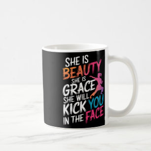 Taza De Café Karate Ella Es Belleza Ella Es Gracia Ella Lo Va A