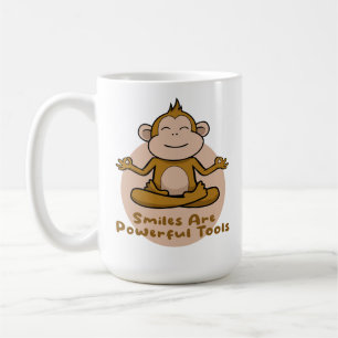 Taza De Café Kawaii gracioso mono marrón sonriendo y haciendo y