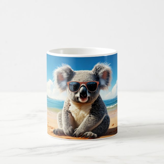 Taza De Café Koala en una playa de arena (Centro)