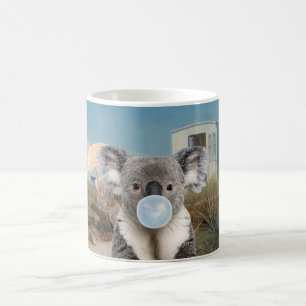 Taza De Café Koala soplando chicle en la playa