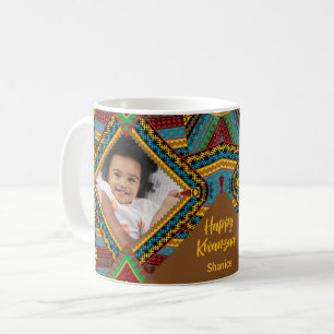 Taza De Café Kwanzaa Personalizado Patter de diamantes de color
