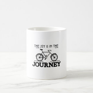 TAZA DE CAFÉ LA ALEGRÍA ESTÁ EN EL VIAJE