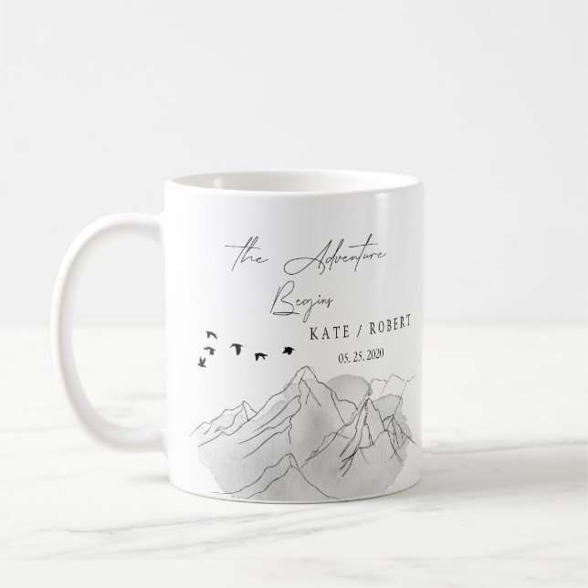 Taza De Café la aventura comienza boda de ilustracion de montañ (Izquierda)