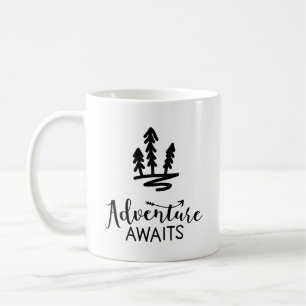 Taza De Café La aventura espera el bosque de camping