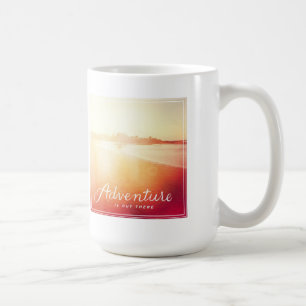 Taza De Café La aventura está hacia fuera allí