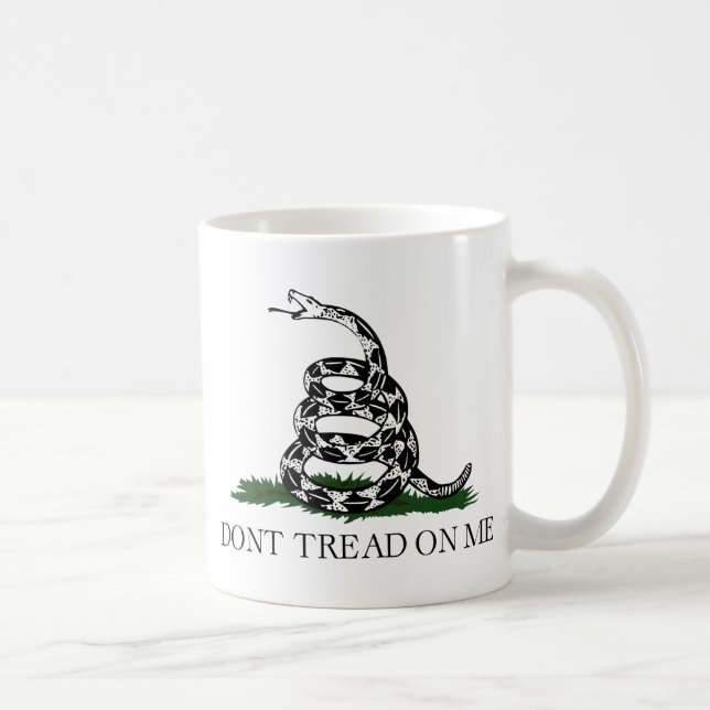 Taza De Café La bandera de Gadsden "no pisa en mí " (Derecha)