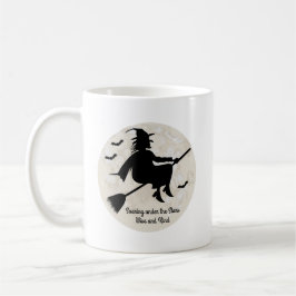 Taza De Café la bruja se desmorona bajo las estrellas